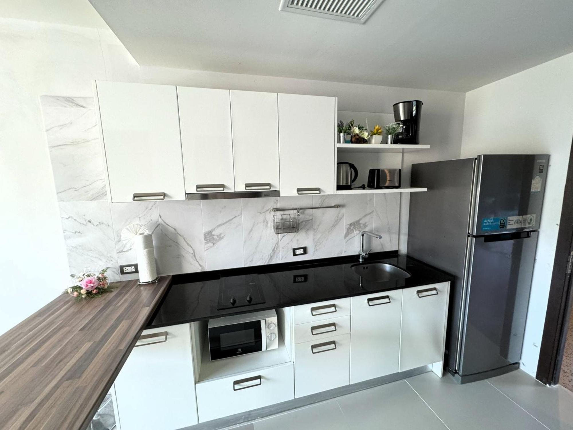 Private Apartment At Emerald Terrace Patong ภายนอก รูปภาพ