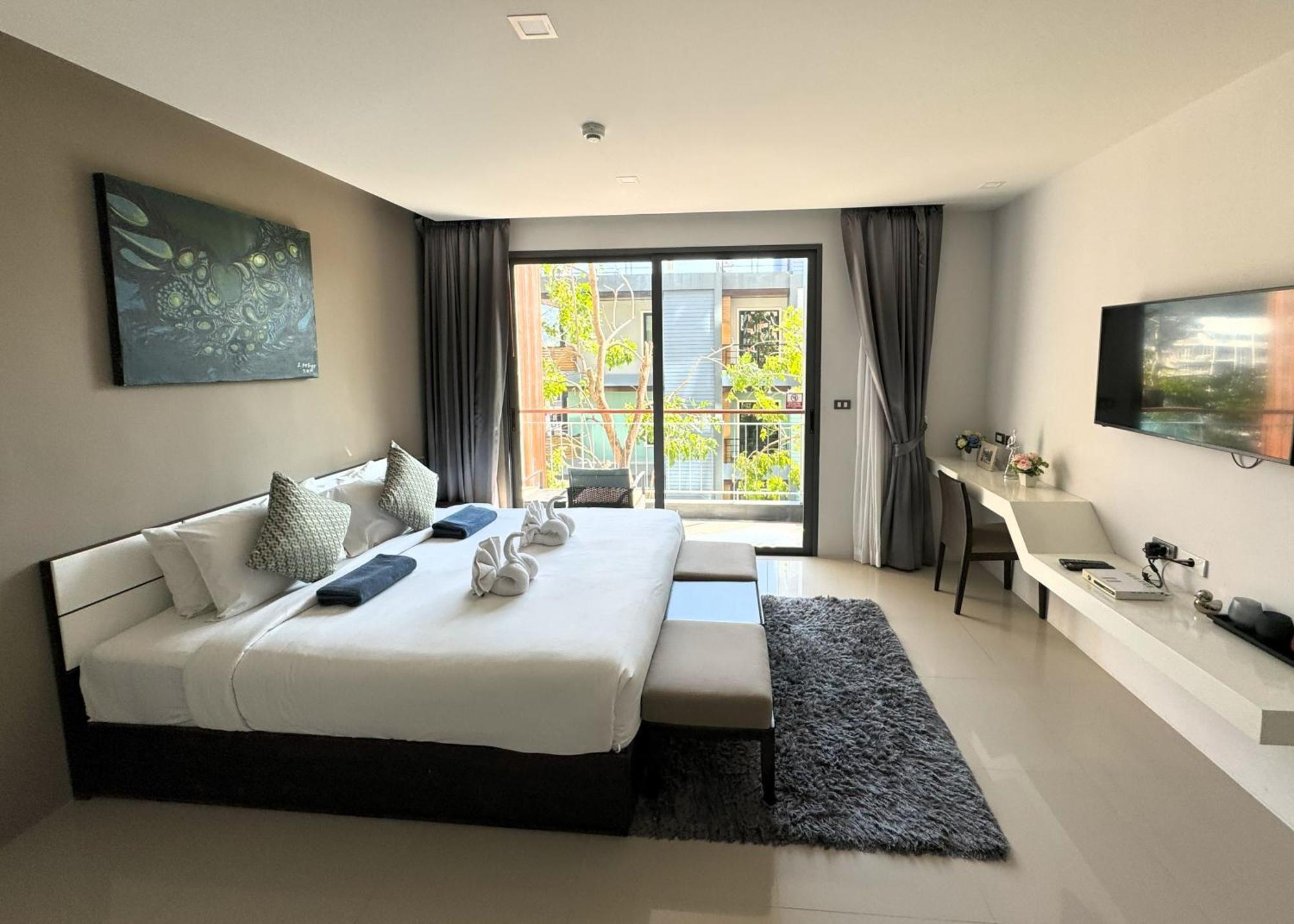 Private Apartment At Emerald Terrace Patong ภายนอก รูปภาพ