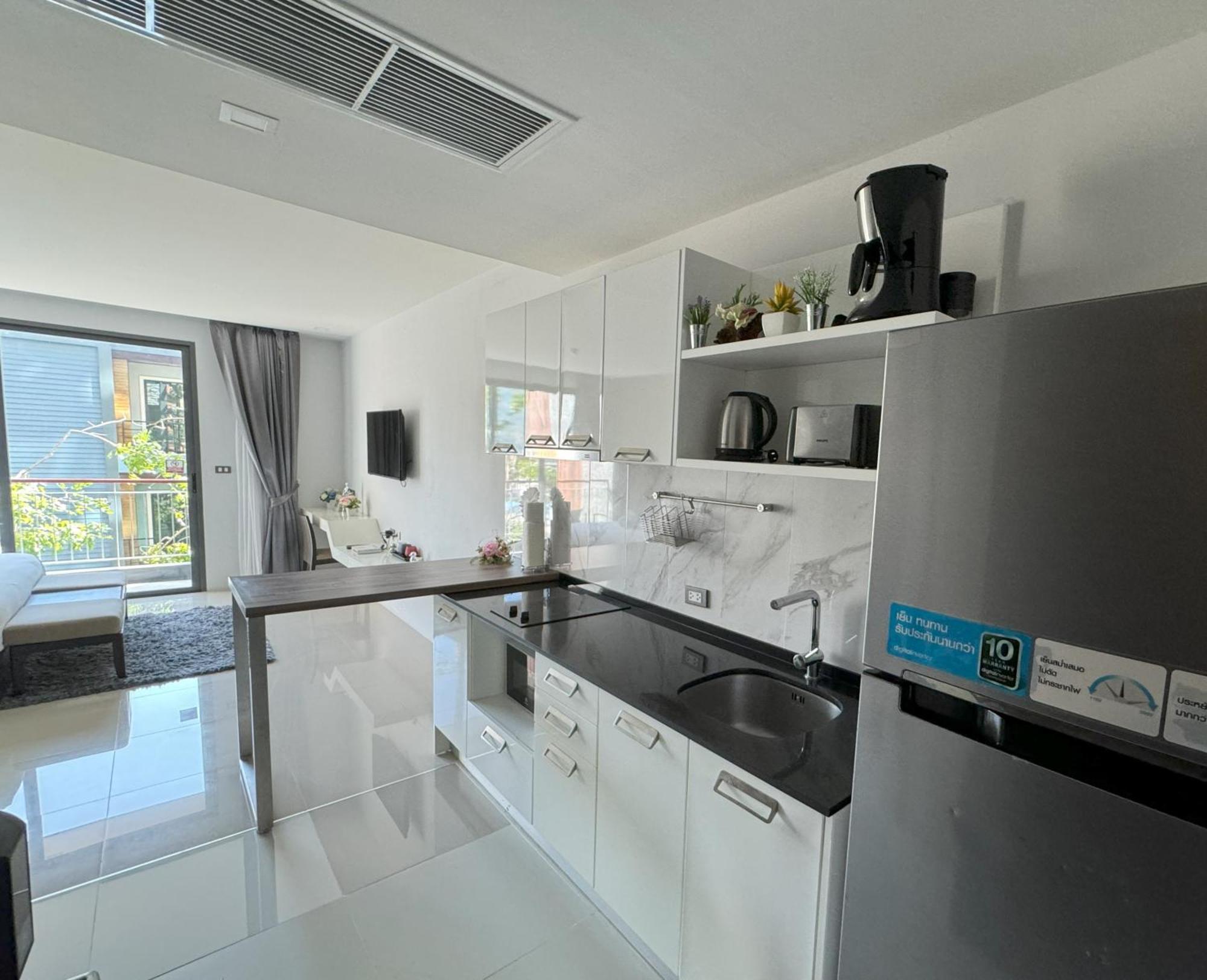Private Apartment At Emerald Terrace Patong ภายนอก รูปภาพ
