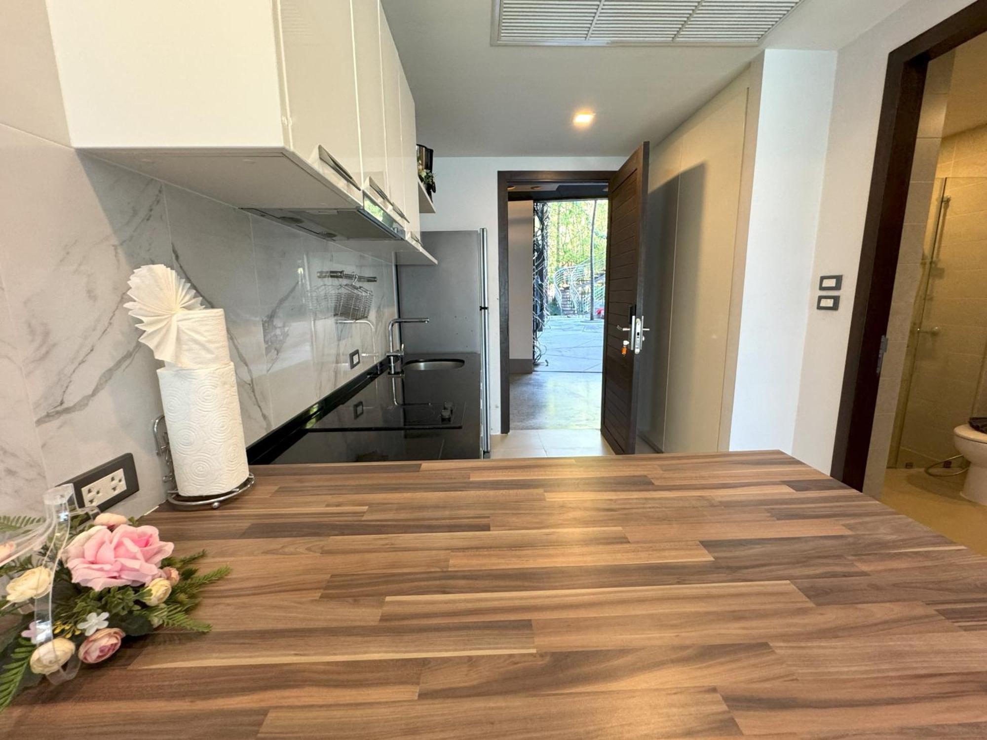 Private Apartment At Emerald Terrace Patong ภายนอก รูปภาพ