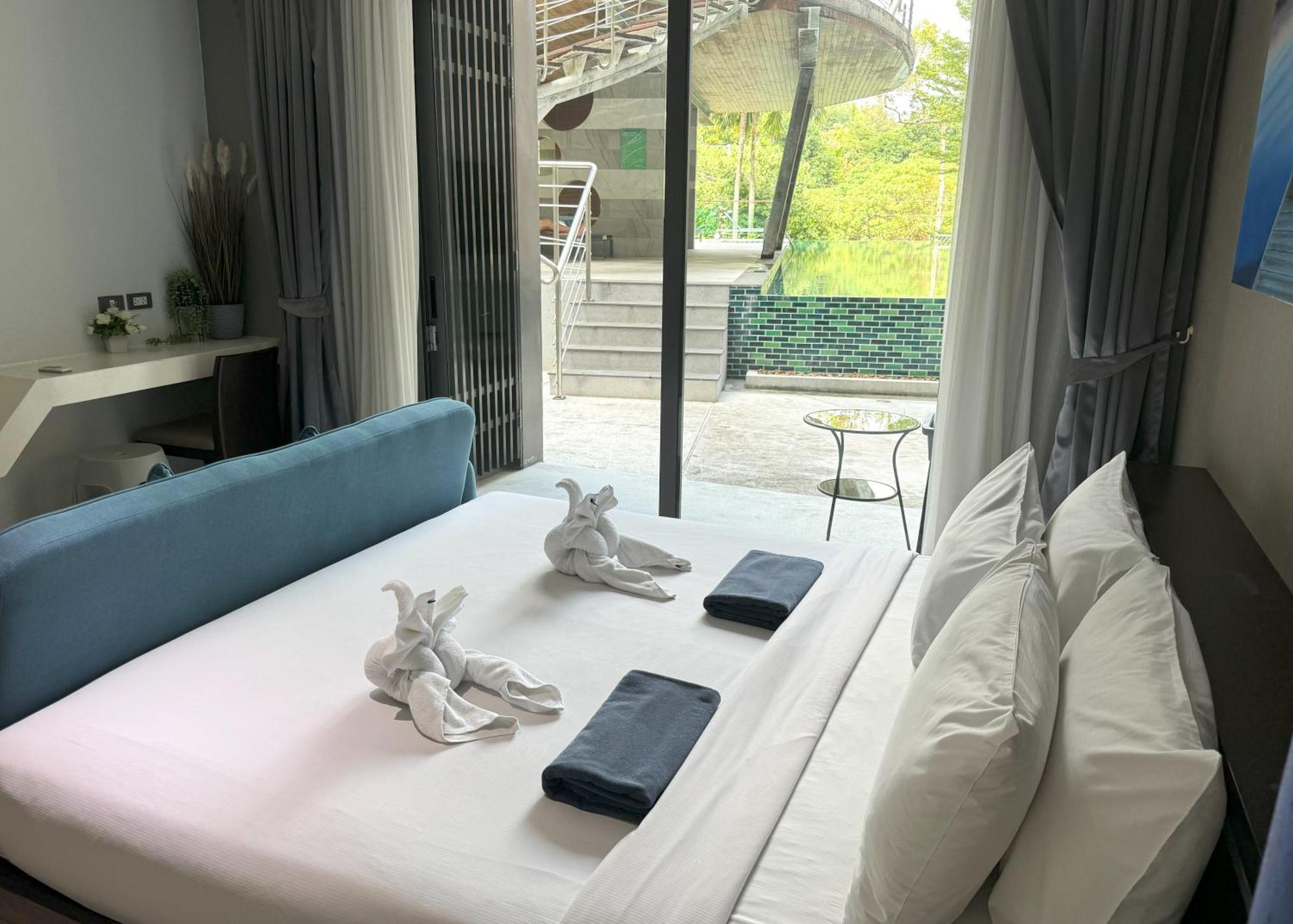 Private Apartment At Emerald Terrace Patong ภายนอก รูปภาพ