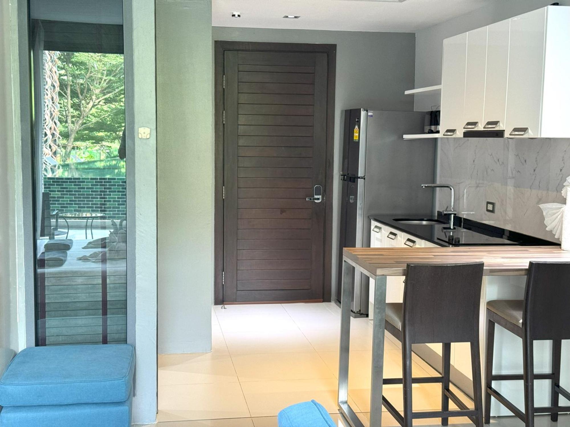 Private Apartment At Emerald Terrace Patong ภายนอก รูปภาพ