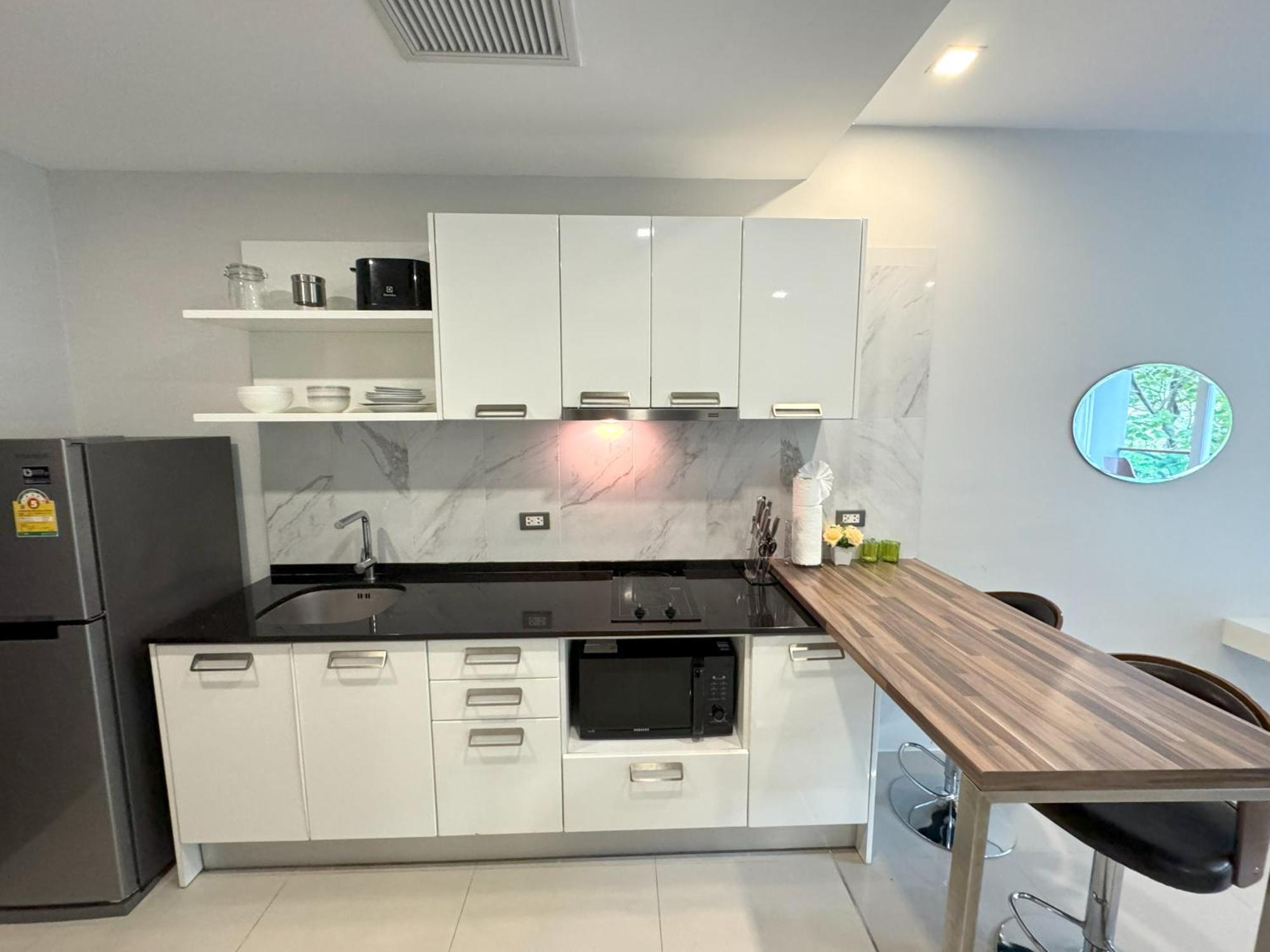 Private Apartment At Emerald Terrace Patong ภายนอก รูปภาพ