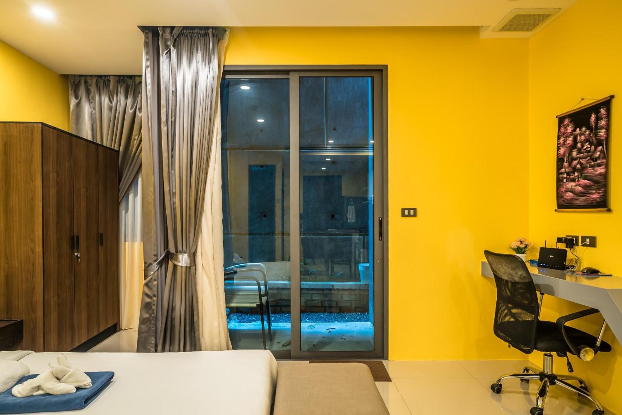 Private Apartment At Emerald Terrace Patong ภายนอก รูปภาพ