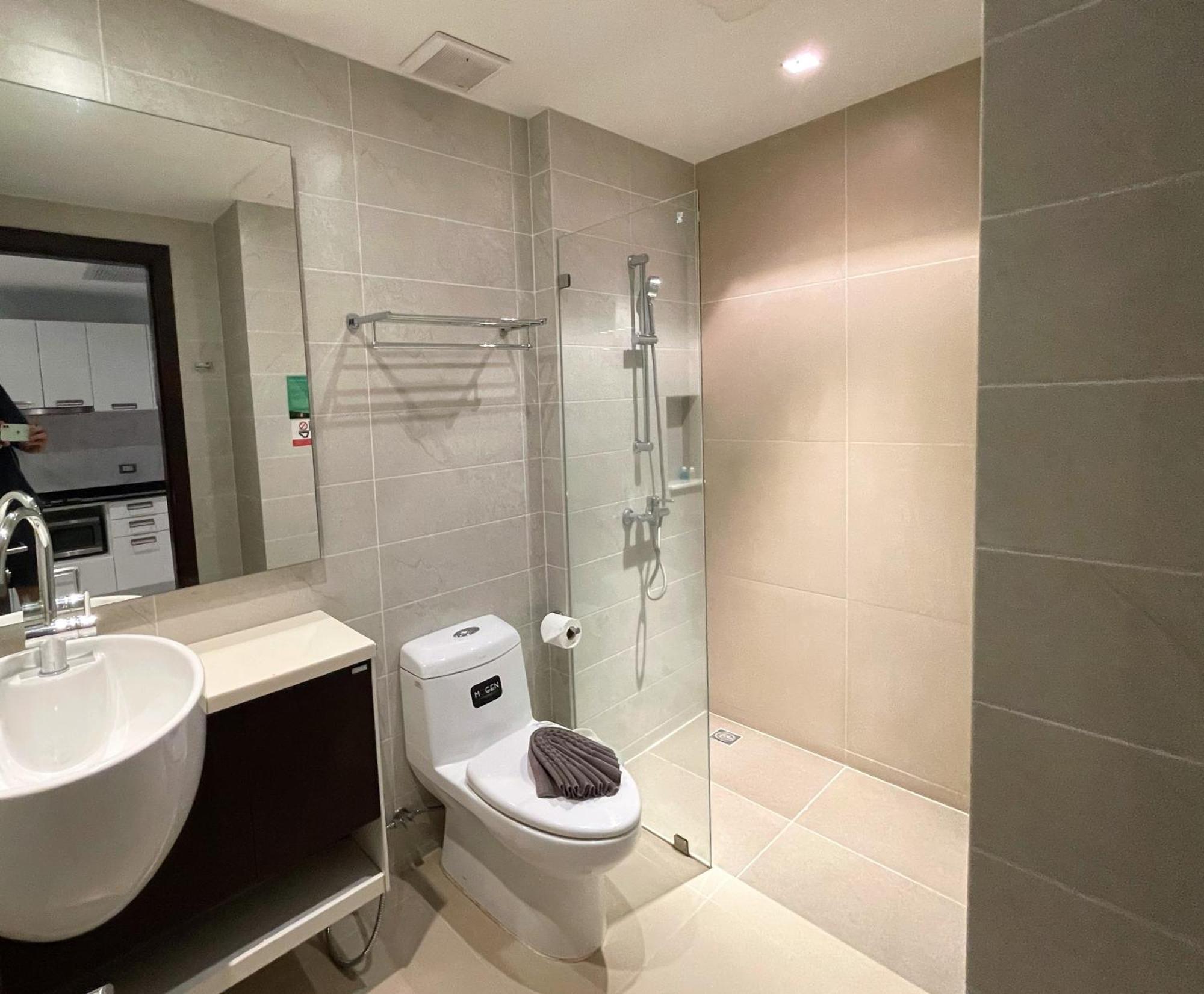 Private Apartment At Emerald Terrace Patong ภายนอก รูปภาพ